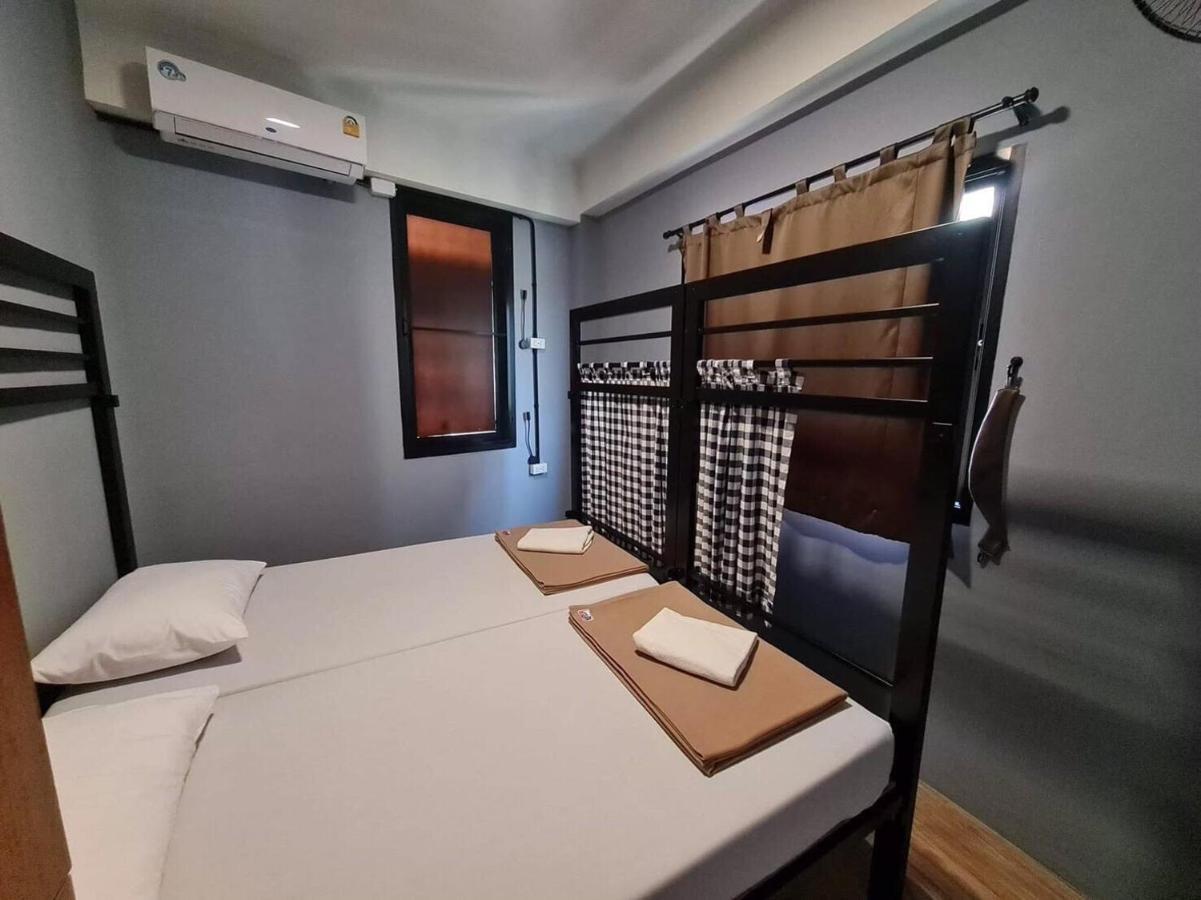 Arun Old Town Hostel Bangkok Exterior photo