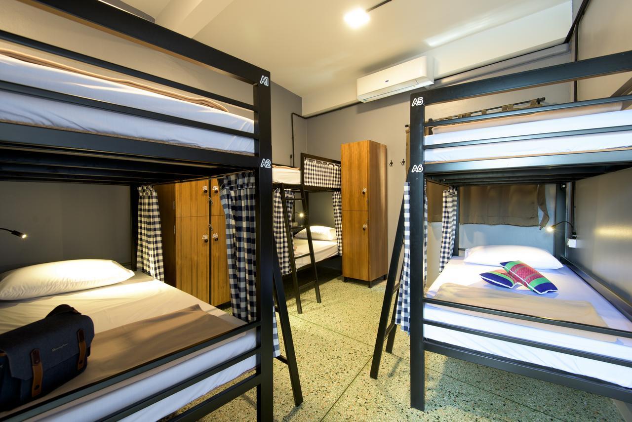 Arun Old Town Hostel Bangkok Exterior photo