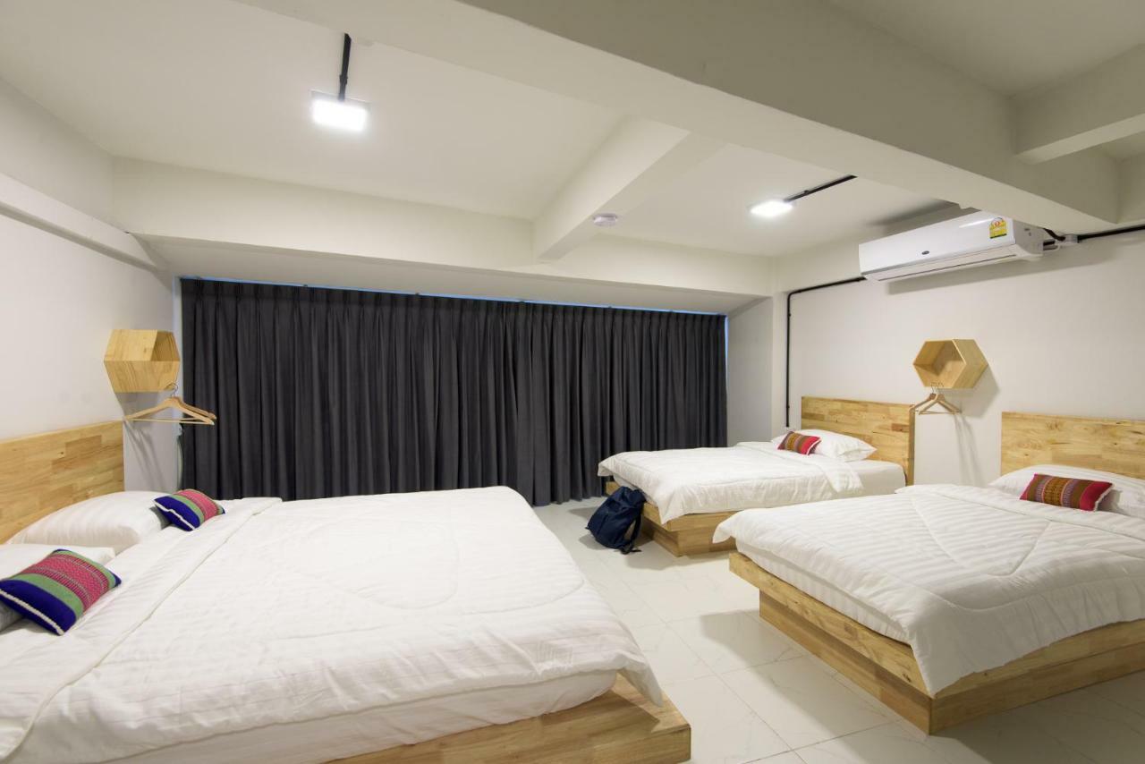 Arun Old Town Hostel Bangkok Exterior photo