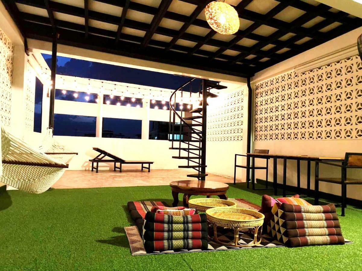Arun Old Town Hostel Bangkok Exterior photo