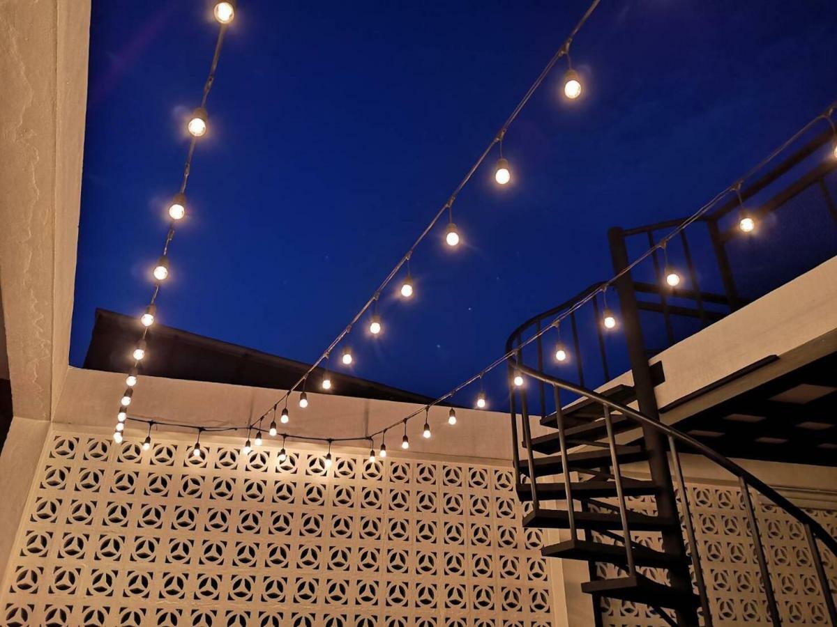 Arun Old Town Hostel Bangkok Exterior photo