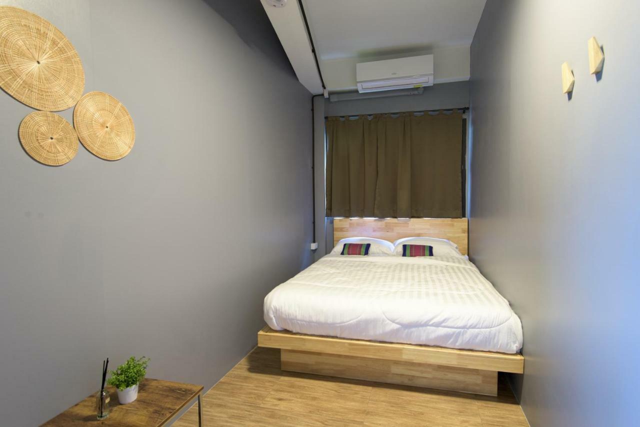 Arun Old Town Hostel Bangkok Exterior photo