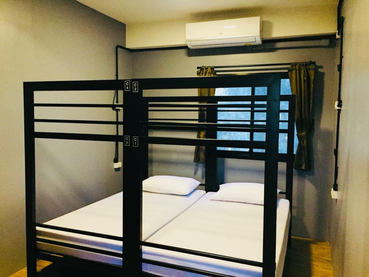 Arun Old Town Hostel Bangkok Exterior photo