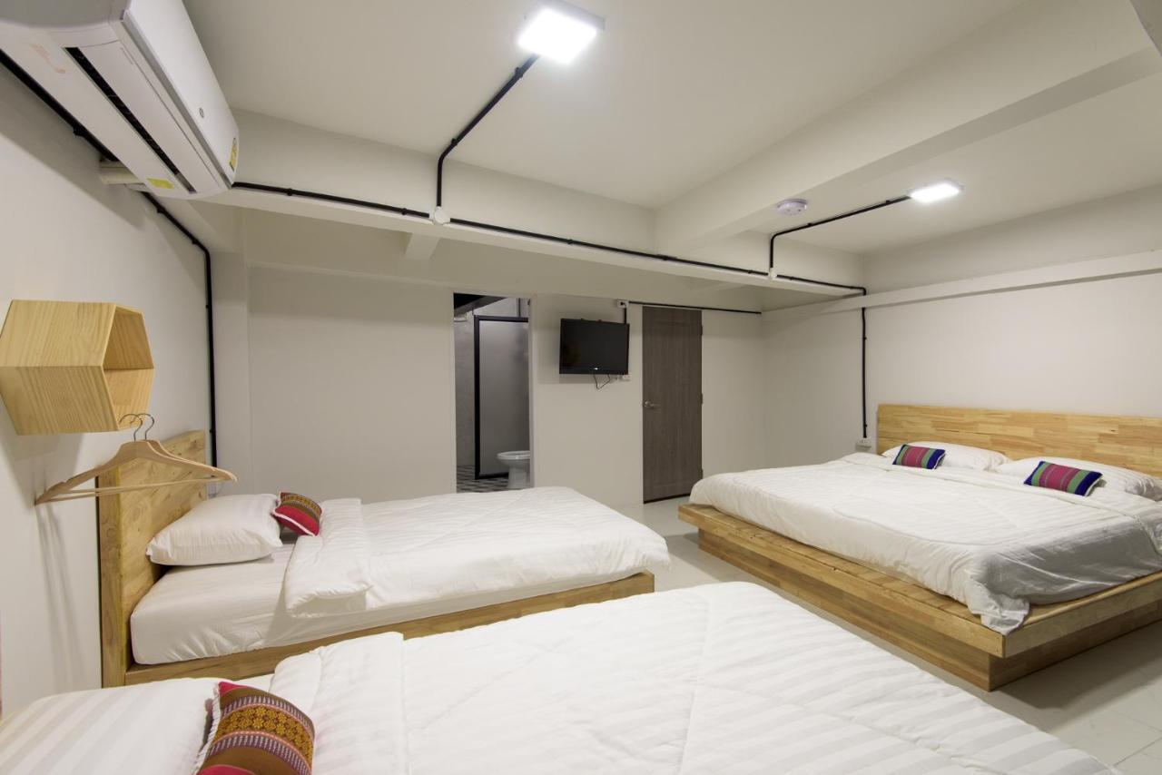Arun Old Town Hostel Bangkok Exterior photo
